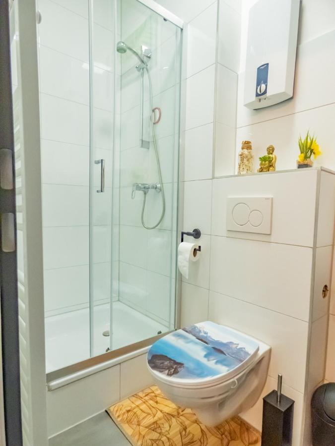 #221 Moderne City Wohnung Im Herzen Von Нойс Екстер'єр фото